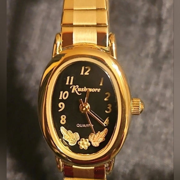 Rushmore Black Hills Gold Goldtone Watch With Gold Leaves/Grapes Within - Picture 2 of 14